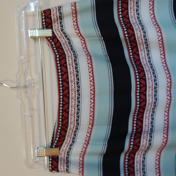 NWT Ann Taylor Size 2 Slim Skirt - Picture 3 of 5